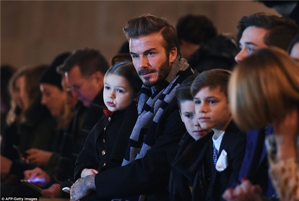 
Dù bận công việc nhưng Beckham và Victoria luôn cố gắng ở bên các con.