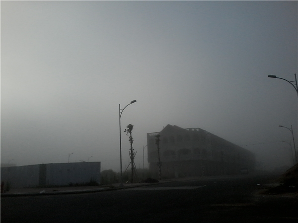 Hiện tượng lạ: Sương mù như muốn… “nuốt chửng” Cần Thơ