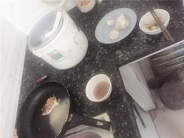 
Hiện trường bữa sáng của tên trộm ở Bắc Ninh