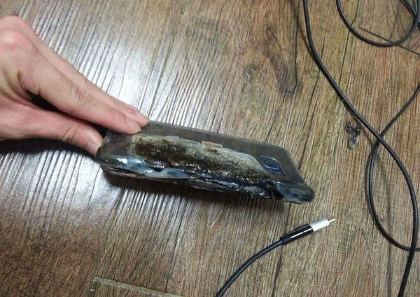 
Một bản Galaxy Note 7 bị phát nổ do lỗi pin gây xì căng đan cách đây chưa đầy một năm.