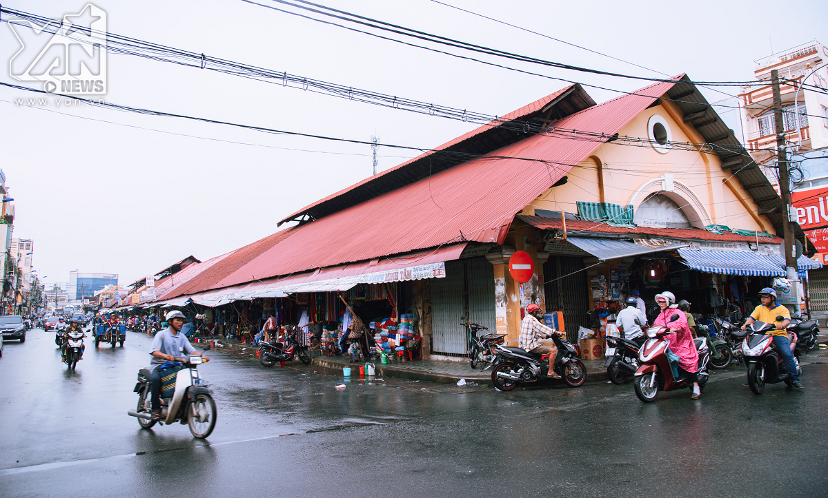 4 khu chợ lâu đời nức tiếng Sài Gòn, ai đi xa cũng nhớ