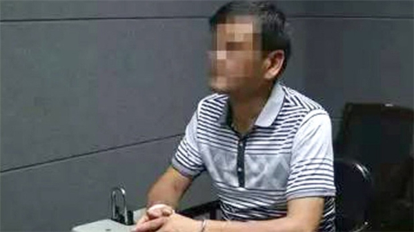 
Liu Yongbiao đang khai nhận sự việc tại sở cảnh sát (Ảnh: Internet)