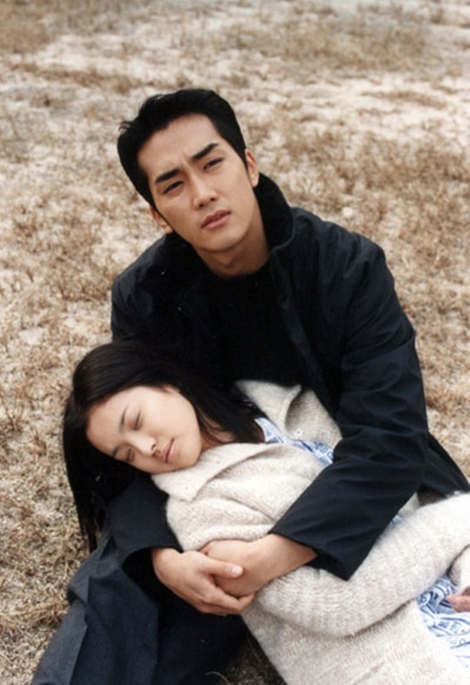 
Song Seung Hun - Song Hye Kyo lấy đi không biết bao nước mắt của khán giả trong Trái Tim Mùa Thu.