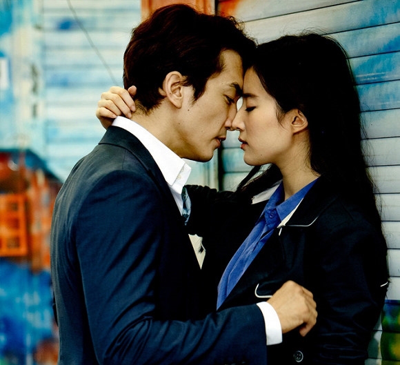 
Song Seung Hun - Lưu Diệc Phi "phim giả tình thật" trong Tình Yêu Thứ Ba.