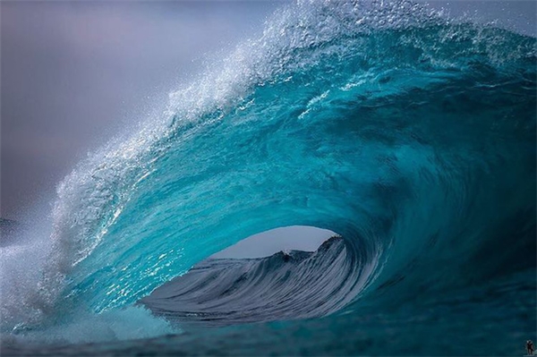 Loạt ảnh đẹp mê hồn về những con sóng của nhiếp ảnh gia người Úc