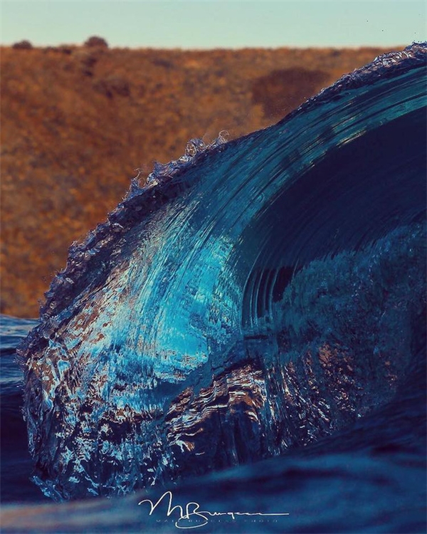 Loạt ảnh đẹp mê hồn về những con sóng của nhiếp ảnh gia người Úc