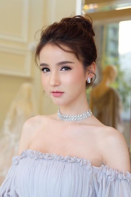  
Nhan sắc của Tân hoa hậu chuyển giới Thái Lan 2017