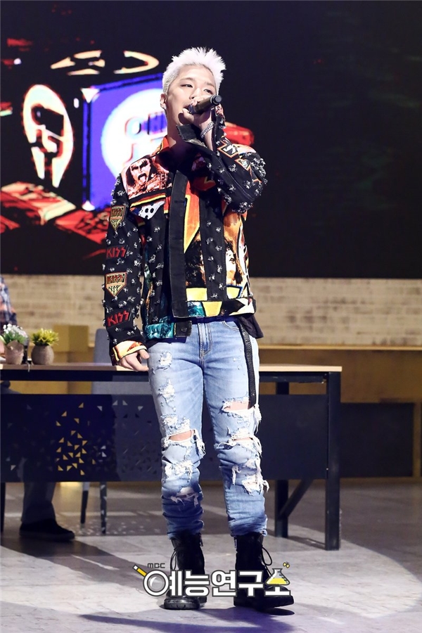 G-Dragon khiến fan “cười ngất” khi “troll” bạn thân Taeyang không thương tiếc
