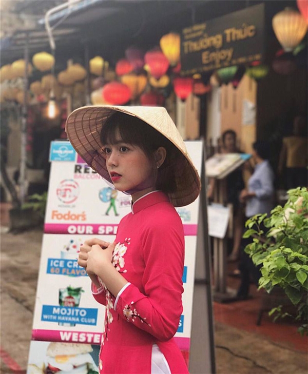 Xem ảnh của cô bạn đến từ ĐH Hoa Sen, chỉ biết cảm thán: Con gái Việt xinh không đùa được đâu!