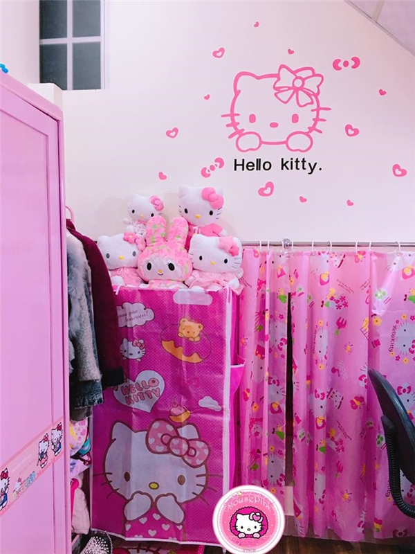 
Còn phòng của Ngọc Hiếu thì đâu đâu cũng là Hello Kitty.