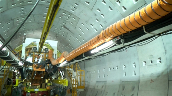 
Với chiều dài hầm là 781m sẽ bao gồm 2 ống hầm đơn dài khoảng 318m và 2 ống hầm song song dài 463m.