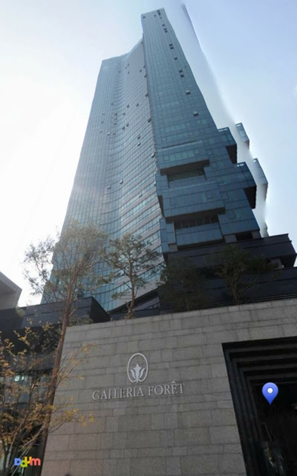 
G-Dragon đang sở hữu 1 căn hộ hạng sang ở tòa nhà Galleria Foret và cũng là nơi ở hiện tại của anh.