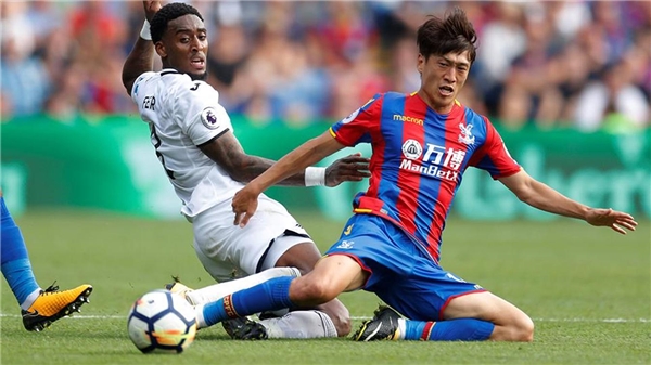 
Burnley v Crystal Palace: Nếu ra sân ở trận gặp Burnley, Lee Chung-yong sẽ trở thành cầu thủ người Hàn Quốc thứ 3 sau Park Ji-Sung và Ki Sung-yueng đạt cột mốc 100 trận ở Ngoại hạng Anh.