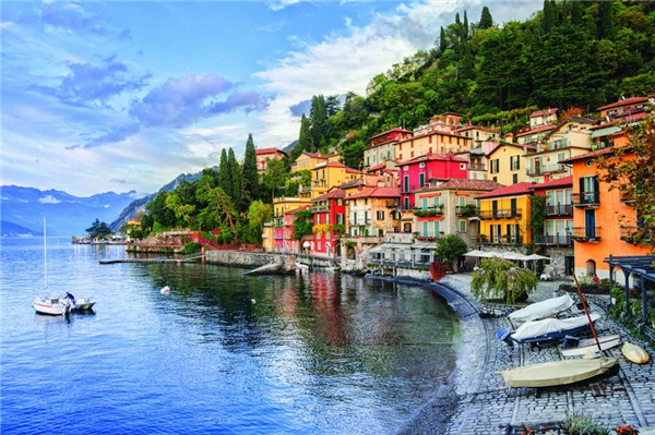 
Nhiều du khách yêu thích khung cảnh thiên nhiên và những thành phố nhộn nhịp của Italy. Số khác lại say mê lịch sử và sự lãng mạn của các thị trấn nhỏ xinh xắn rải rác khắp quốc gia này. Ảnh: Iexplore.