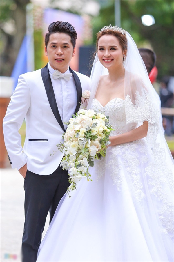 Ngắm nhìn trang phục cưới lộng lẫy của các Hoa hậu Việt