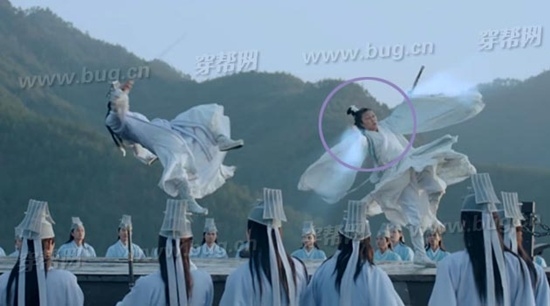 
Cảnh quay giao chiến đã để lộ rất rõ khuôn mặt của diễn viên đóng thế cho Dương Tử.