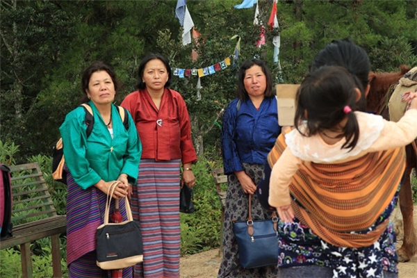 
Một nhóm phụ nữ Bhutan. Ảnh: Karen Lim.