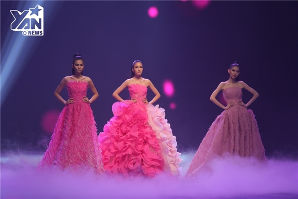 
Top 3 trong đêm Chung kết Vietnam's Next Top Model phiên bản All Stars: Kim Dung - Chà Mi - Thùy Dương.