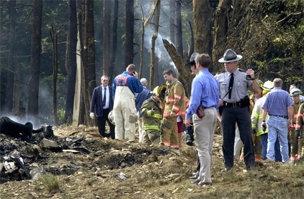 
Chiếc máy bay United Airlines Flight 93 đã lao xuống một cánh đồng gần thị trấn Shanksville, bang Pennsylvania