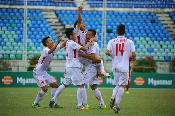 U18 Việt Nam 'trả nợ' bóng đá Indonesia, đặt 1 chân vào bán kết U18 Đông Nam Á 2017