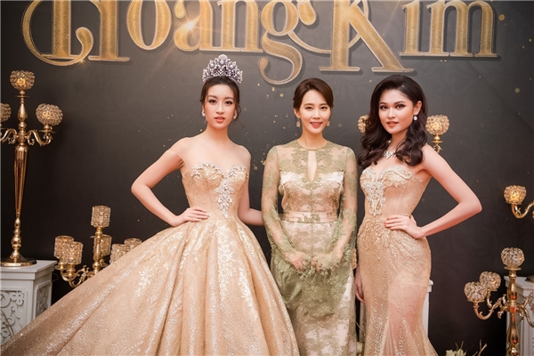 
 Hoa hậu Đỗ Mỹ Linh, Á hậu Thanh Tú và Á hậu Thùy Dung đại diện cho một thế hệ nhan sắc trẻ trung xinh đẹp thì cựu Hoa hậu xứ sở Kim Chi sở hữu vẻ đẹp đằm thắm, mặn mà.