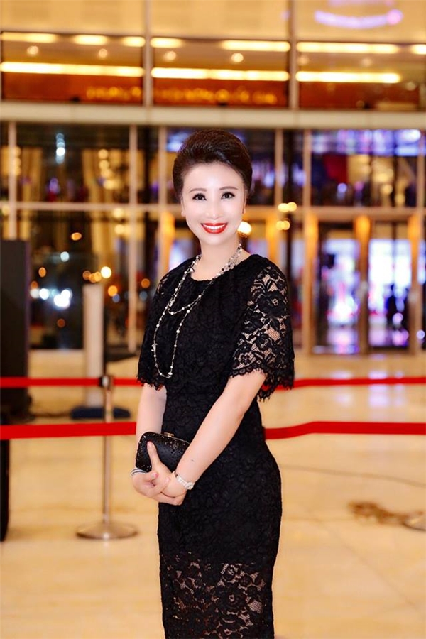 
Doanh nhân Vũ Thúy Nga cũng là một trong ba ban giám khảo tại cuộc thi Hoa hậu Đại dương 2017.