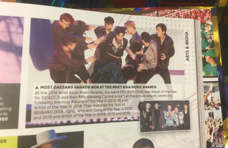 
EXO cũng được ghi tên vào lỷ lục Guinness với giải thưởng Nghệ sĩ của năm và Album của năm liên tục từ các năm 2013 đến 2016.