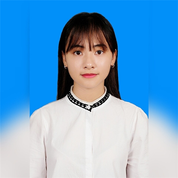 
 Cô nàng với nickname Hà Pansy đến từ Vĩnh Phúc, hiện đang là sinh viên ngành Quản trị kinh doanh của Đại học Công đoàn với tấm ảnh thẻ được chia sẻ nhiều trên mạng xã hội. Hà Pansy còn được mọi người biết đến với biệt danh "hot girl bảo vệ" vì gương mặt ưa nhìn.