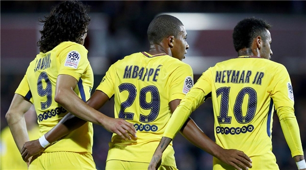 
Sự xuất hiện của Neymar và Mbappe đã ảnh hưởng đến vị thế của Cavani tại PSG.