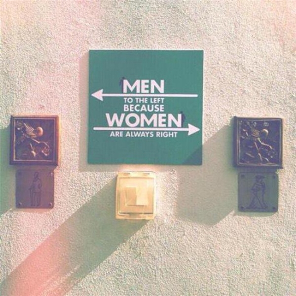
Nam bên trái, vì nữ luôn luôn phải.