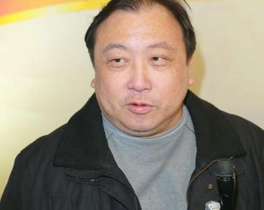 
Vương Tinh là đạo diễn của nhiều bộ phim đề tài thần bài và phim "người lớn".