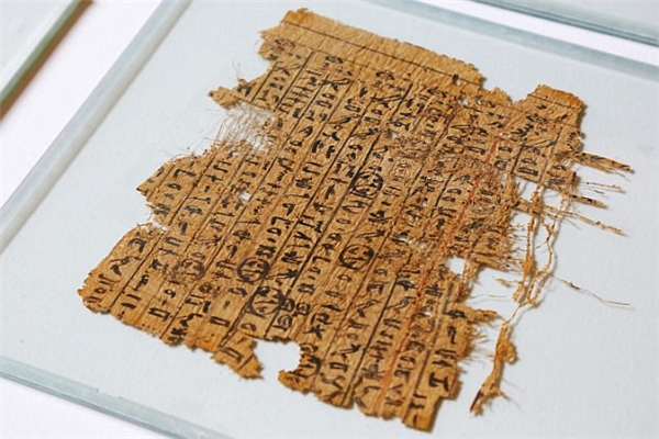 
Giấy cổ papyrus hé lộ bí mật về việc xây dựng kim tự tháp.