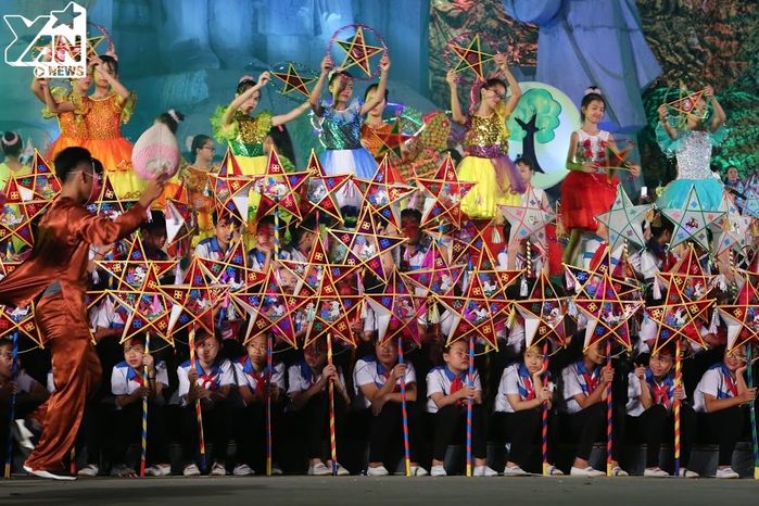 
Lễ hội Thành Tuyên 2017 là hoạt động thường niên của người dân thành phố Tuyên Quang mỗi dịp Tết Trung thu. Năm nay lễ hội cũng được tổ chức đúng vào dịp tỉnh Tuyên Quang đăng cai tổ chức Ngày hội văn hóa dân tộc Dao toàn quốc lần thứ nhất.