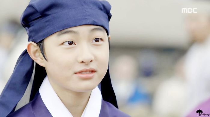 
Các vai diễn mà Yoon Chan Young đảm nhận thường có cuộc sống khó khăn và nội tâm phức tạp.