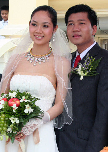Hoa hậu Việt kết hôn: Người cưới đại gia, người lấy ông xã bình dân - Tin sao Viet - Tin tuc sao Viet - Scandal sao Viet - Tin tuc cua Sao - Tin cua Sao