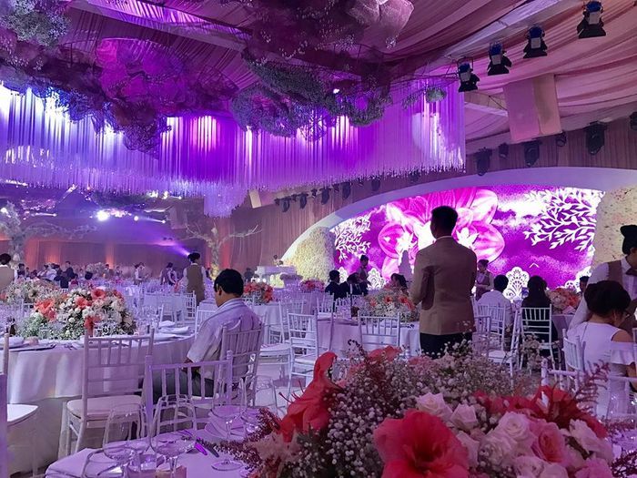 
Không gian tiệc cưới của Đặng Thu Thảo và doanh nhân Trung Tín được trang trí với tông màu tím làm chủ đạo.  - Tin sao Viet - Tin tuc sao Viet - Scandal sao Viet - Tin tuc cua Sao - Tin cua Sao