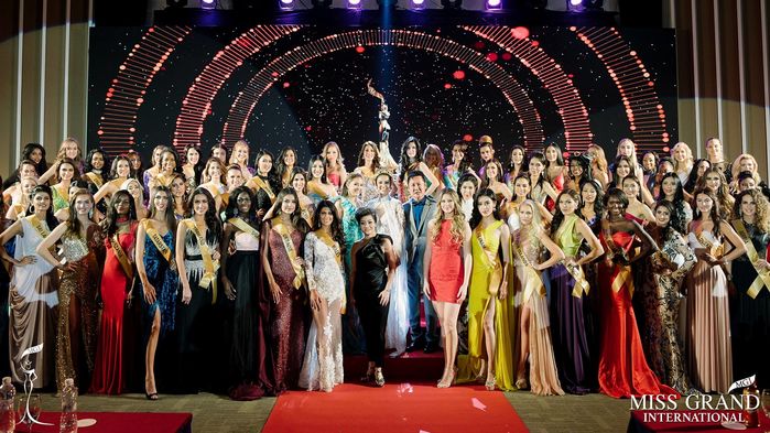 
Dàn người đẹp đến từ gần 80 quốc gia đã có mặt trong buổi lễ giới thiệu đầu tiên trong hành trình chinh phục Miss Grand International 2017.