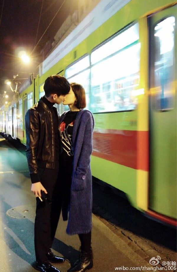 
Trương Hàn chính thức công khai tình cảm với Cổ Lực Na Trát bằng bức ảnh ngọt ngào này vào tháng 8/2015.