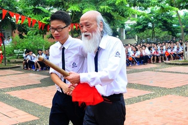 
Với các thế hệ học sinh trường Lương Thế Vinh, PGS Văn Như Cương là một người thầy vô cùng đáng kính