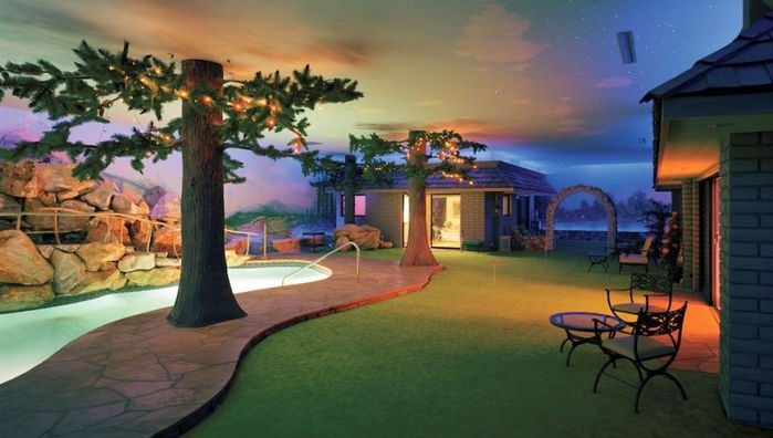 Boongke Las Vegas, Mỹ: Nằm ở phố Spencer, boongke này có giá 1,15 triệu USD, với diện tích hơn 1.400 m2. Tại đây, bạn có thể tận hưởng bể bơi, phòng xông hơi, thư giãn ở vườn hay sân golf... Với ánh sáng được sắp đặt đặc biệt, người ở trong boongke sẽ có cảm giác như đang ở một khu nghỉ dưỡng, thay vì trong hầm ngầm ở độ sâu 8 m. Ảnh: Gizmodo.