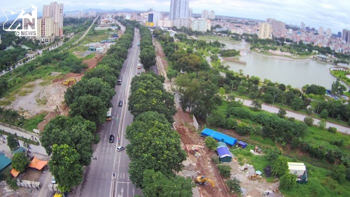  Ngày 18/10, hơn 1.159 cây xanh tại đường Phạm Văn Đồng sẽ bắt đầu được di chuyển và chặt hạ để phục vụ dự án đường Vành đai 3.