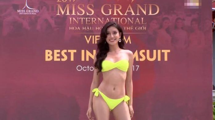 Miss Grand International 2017 - Huyền My tự tin trình diễn bikini