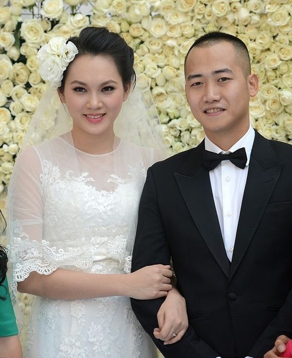 
Siêu mẫu Ngọc Thạch và chồng đại gia trong lễ cưới năm 2013. - Tin sao Viet - Tin tuc sao Viet - Scandal sao Viet - Tin tuc cua Sao - Tin cua Sao