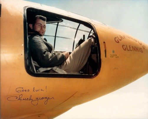 
Phi công Chuck Yeager trong buồng lái máy bay thử nghiệm Bell X-1. Ảnh: Không quân Mỹ.