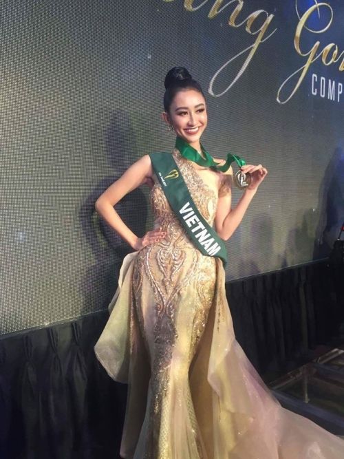 Đại diện Việt Nam ở Miss Earth 2017 tiếp tục giành huy chương đồng trang phục dạ hội