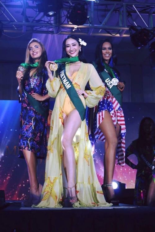 Đại diện Việt Nam ở Miss Earth 2017 tiếp tục giành huy chương đồng trang phục dạ hội
