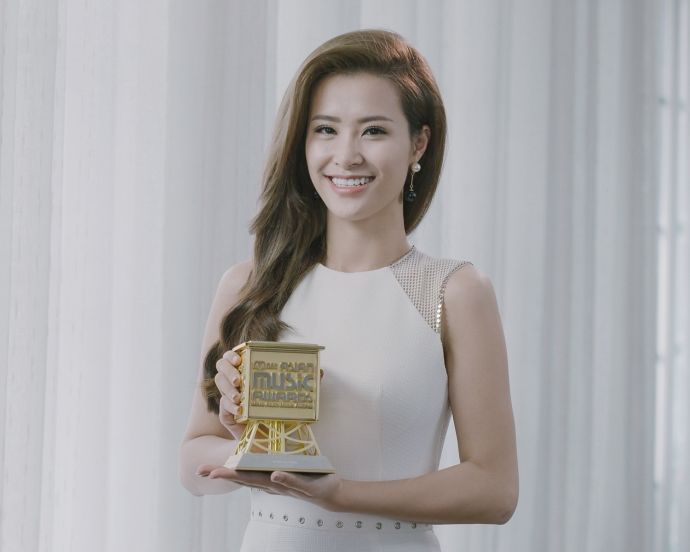 
Trong dàn ứng viên thì Đông Nhi từng nhận giải Nghệ sĩ châu Á xuất sắc của Mnet Asia Music Award 2015 (MAMA). - Tin sao Viet - Tin tuc sao Viet - Scandal sao Viet - Tin tuc cua Sao - Tin cua Sao