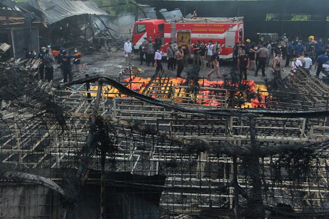 
Ngọn lửa đã nuốt trọn cả khu vực xưởng và khiến ít nhất 50 người thiệt mạng.