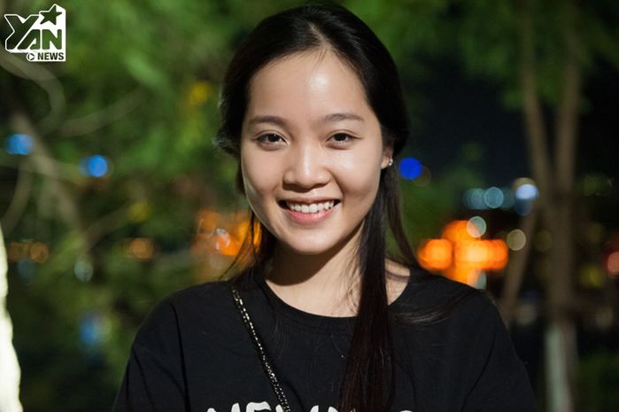 
Bạn Nguyễn Cao Thảo Linh (SN 1996, sinh viên Trường Đại học Mỹ thuật Công nghiệp) chia sẻ: "Bọn mình dùng bột màu để vẽ mặt cho mọi người với gia dao động từ 30.000 - 80.000 đồng tùy độ cầu kì của hình".