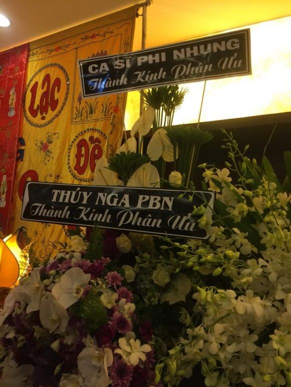 Hoài Linh và loạt sao Việt nghẹn ngào đến viếng bố Phước Sang - Tin sao Viet - Tin tuc sao Viet - Scandal sao Viet - Tin tuc cua Sao - Tin cua Sao